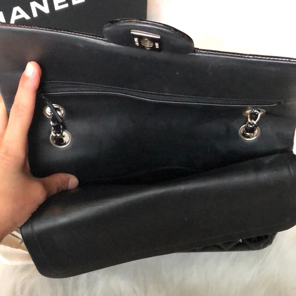 Authentic Chanel Patent Quilted Purse!! - Picture 4 of 9